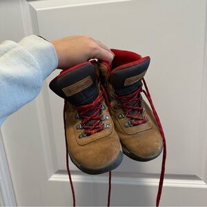 Columbia Newton Hiking Boots